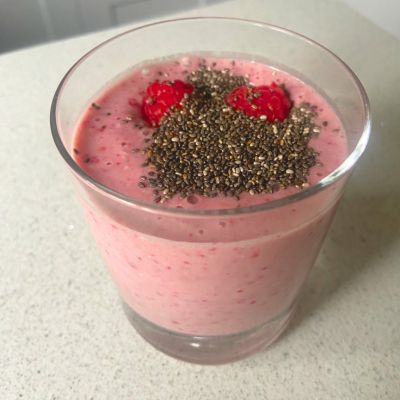 Image of chia seed smoothie recipe. Low fodmap smoothie